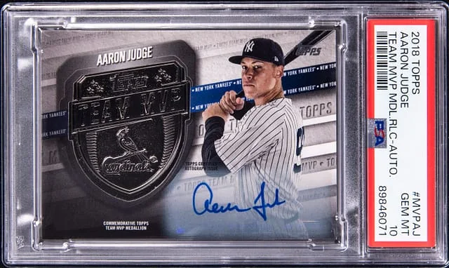2018 Topps Aaron Judge Team MVP Medallion Relic Autograph, Cardinals Medallion Error #MVP-AJ card image