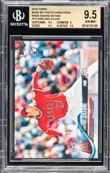 2018 Topps Shohei Ohtani Base Set Photo Variations, Pitching, Red Glove #700D card image