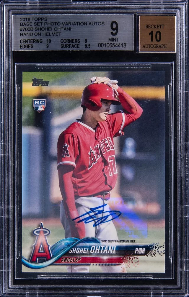 2018 Topps Shohei Ohtani, Hand on Helmet Base Set Photo Variation Autographs #700B card image