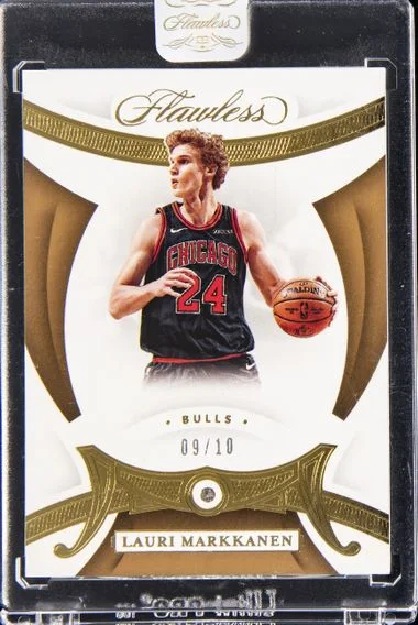 2019-20 Panini Flawless Lauri Markkanen Gold #41 card image