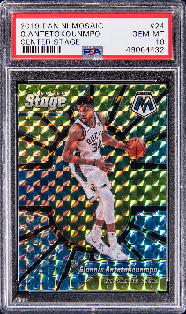 2019-20 Panini Mosaic Giannis Antetokounmpo Center Stage #24 card image