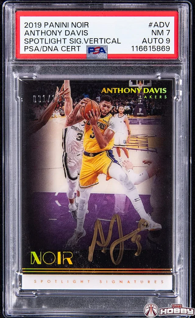 2019-20 Panini Noir Anthony Davis Spotlight Signatures Vertical #SSV-ADV card image