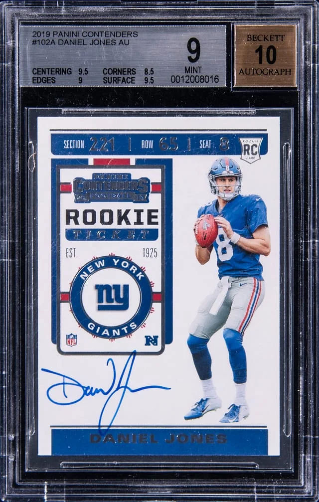 2019 Panini Contenders Daniel Jones Team Logo Auto Red Zone #102 card image
