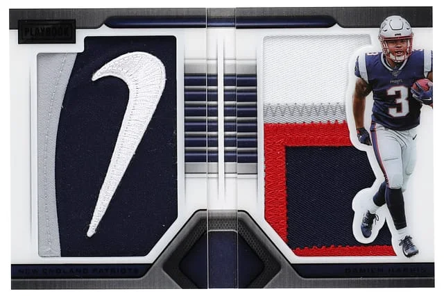 2019 Panini Damien Harris Booklet Playbook #RJM-8 card image