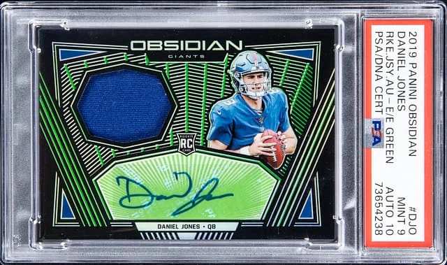 2019 Panini Daniel Jones Obisdian Jersey Autograph Electric Etch Green #RJA-DJO card image