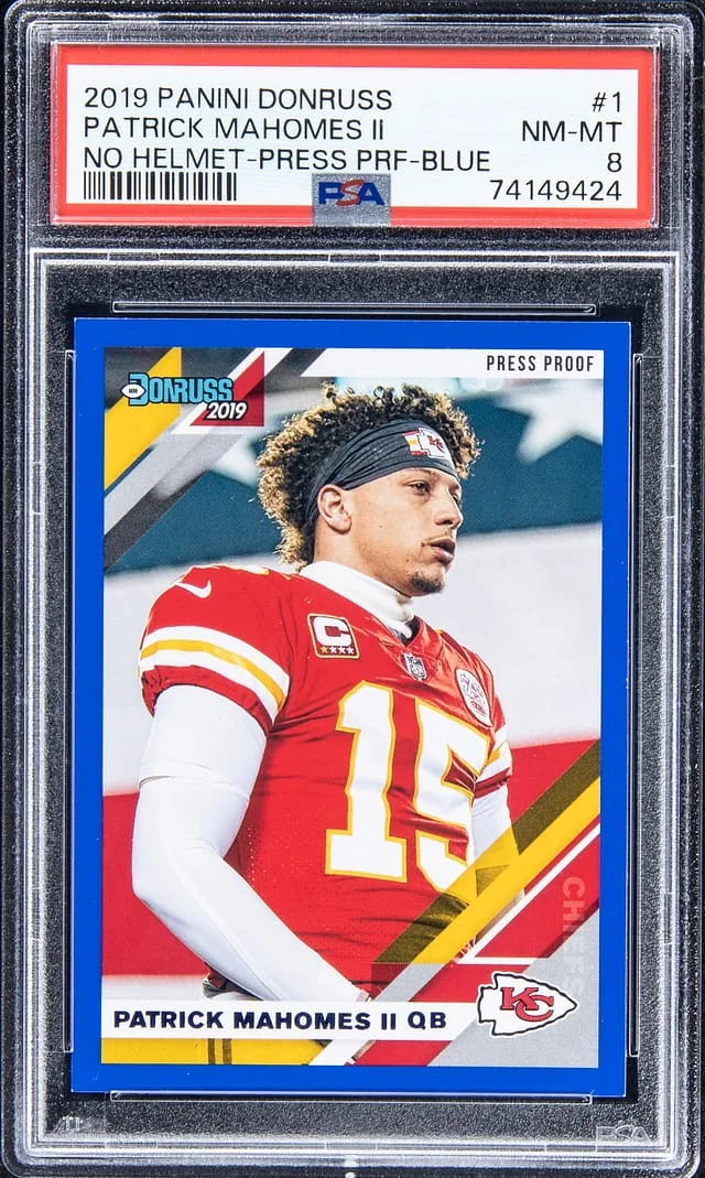 2019 Panini Donruss Patrick Mahomes II, No Helmet Press Proof Blue #1V card image