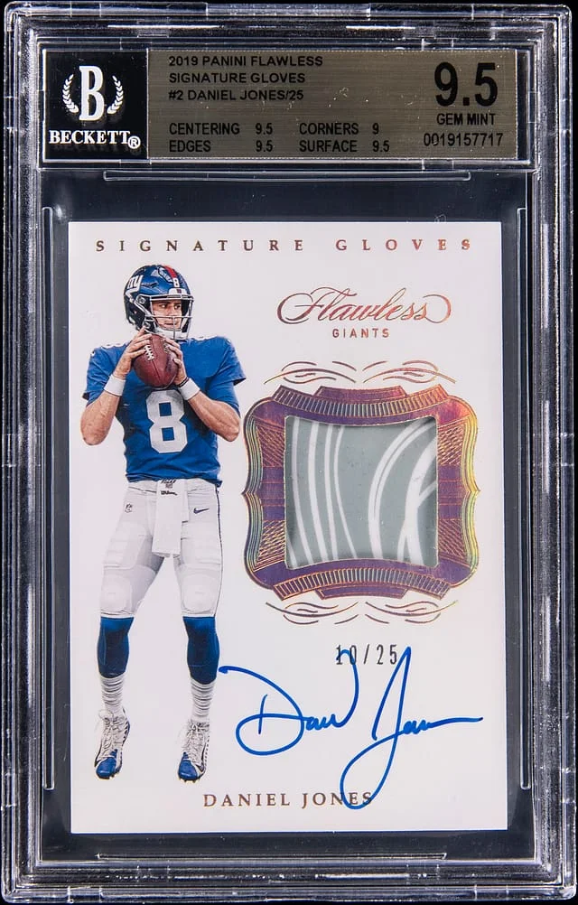2019 Panini Flawless Daniel Jones Signature Gloves #SG-DJ card image