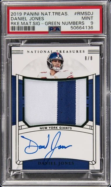 2019 Panini National Treasures Daniel Jones Material Signatures Green Numbers #RMSDJ card image