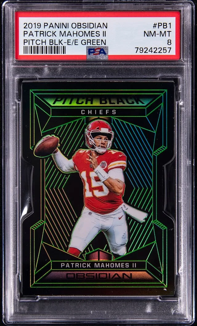 2019 Panini Obsidian Patrick Mahomes II Pitch Black Electric Etch Green #PB-1 card image