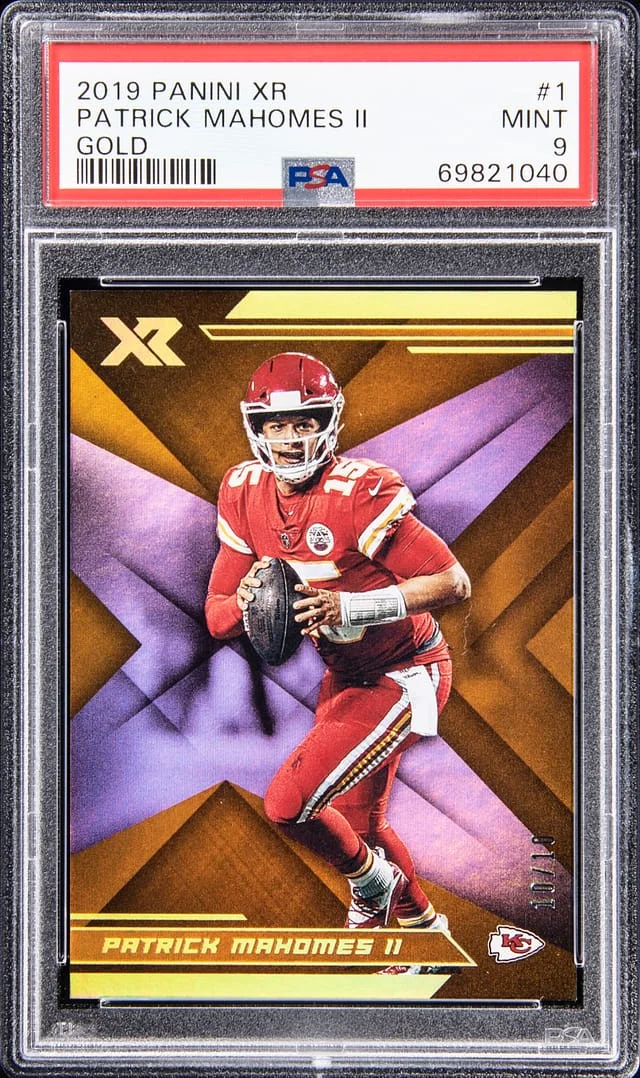 2019 Panini Patrick Mahomes II XR Gold #1 card image