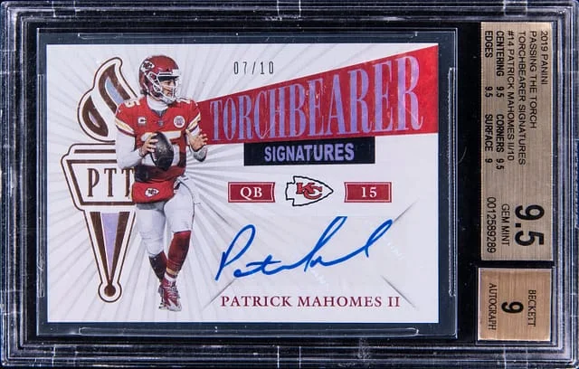 2019 Panini Patrick Mahomes II Passing The Torch Torchbearer Signatures #TS-14 card image