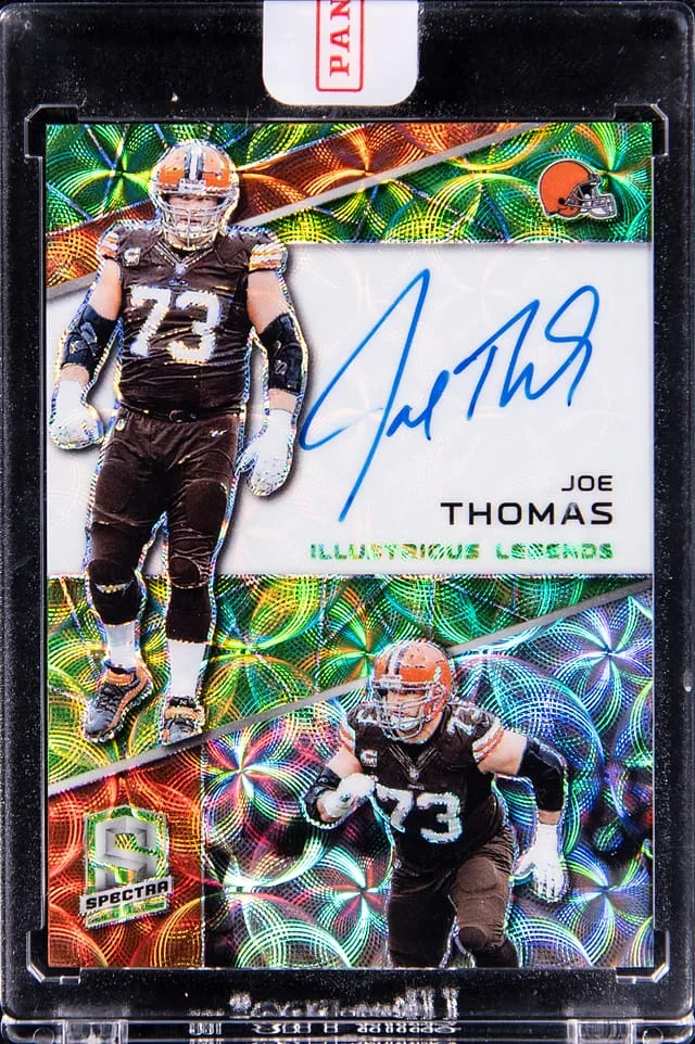 2019 Panini Spectra Joe Thomas Illustrious Legends Autograph Green Scope #IL-JT card image