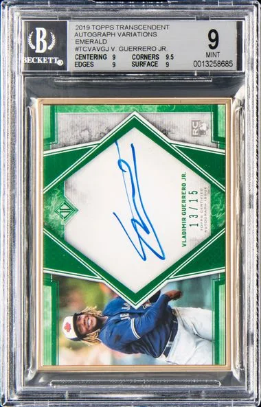 2019 Topps Vladmir Guerrero Jr. Transcendent Autograph Variations Emerald #TCVA-VGJ card image