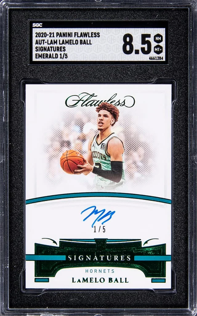 2020-21 Panini Flawless LaMelo Ball Signatures Emerald #AUT-LAM card image
