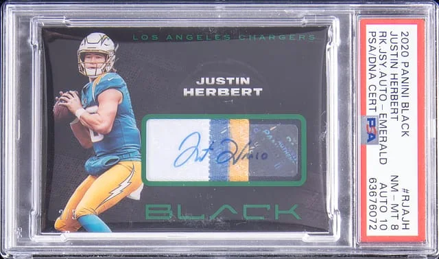 2020 Panini Black Justin Herbert Jersey Autograph Emerald #RJA-JH card image