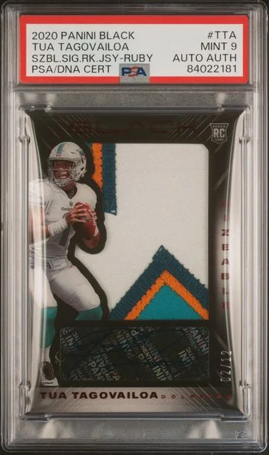 2020 Panini Black Tua Tagovailoa Sizeable Signatures Jersey Ruby #SS-TTA card image