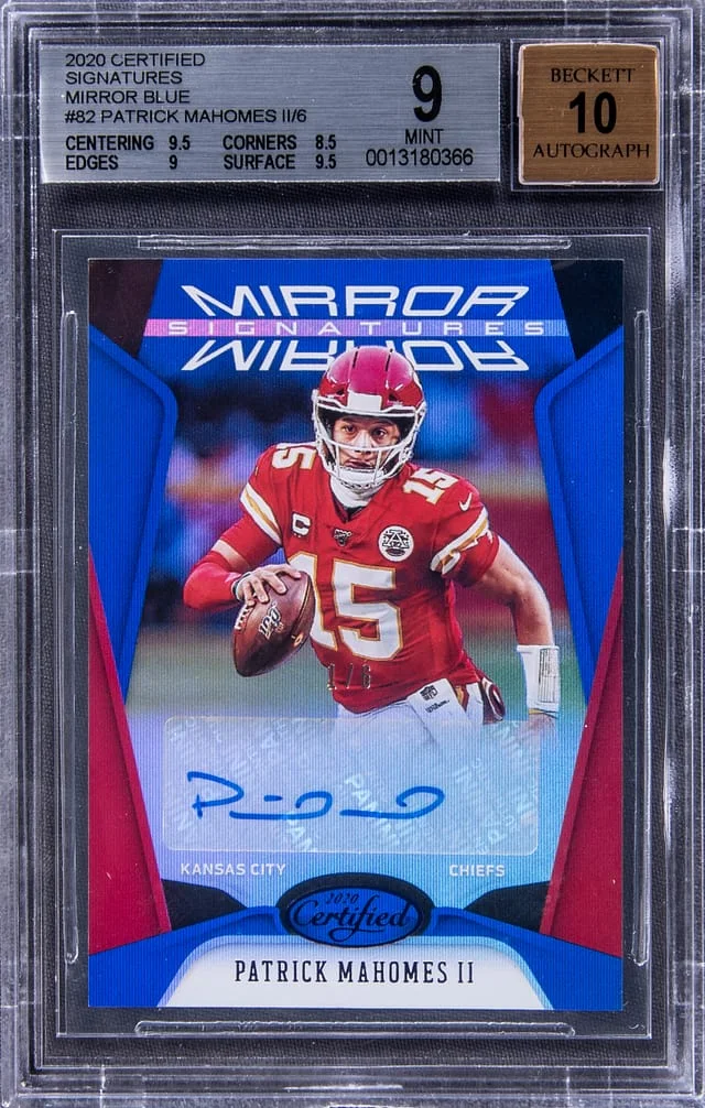 2020 Panini Certified Football Patrick Mahomes Blue Mirror Signatures #82 card image