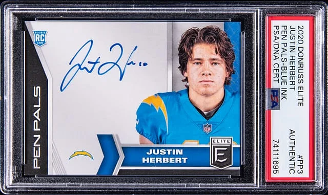 2020 Panini Donruss Justin Herbert Elite Pen Pals Blue Ink #PP3 card image
