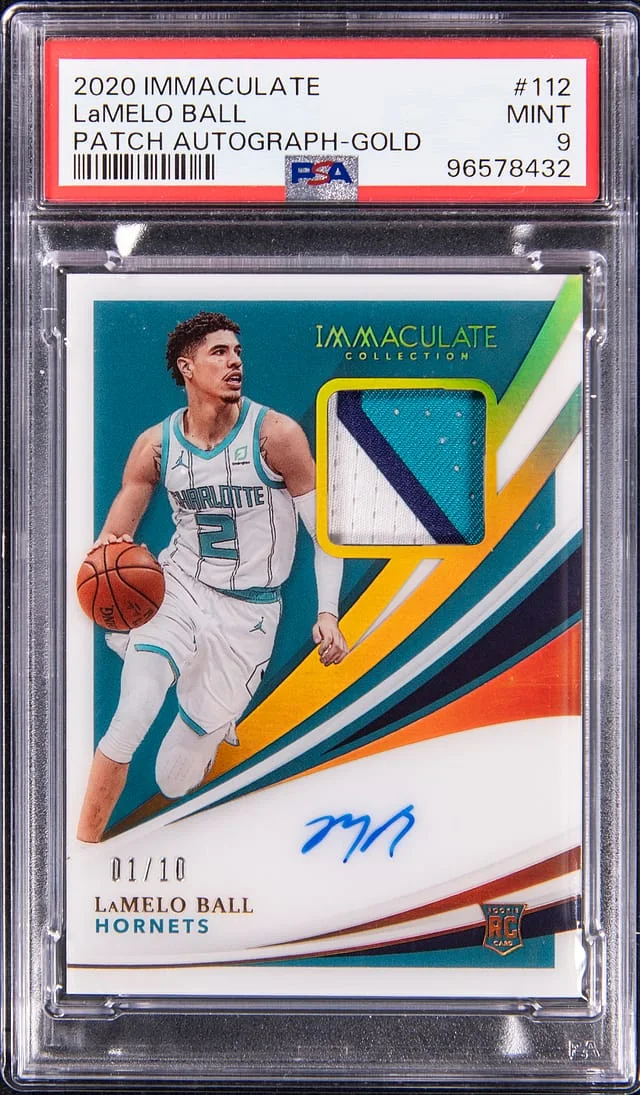 2020 Panini Immaculate LaMelo Ball Patch Autograph Gold #112 card image