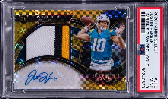 2020 Panini Select Justin Herbert Jumbo Signature Swatch Gold Prizm #JRS-JHE card image