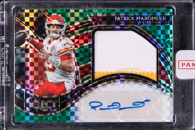 2020 Panini Select Patrick Mahomes II Jumbo Signature Swatches Green Prizm #JUS-PMA card image