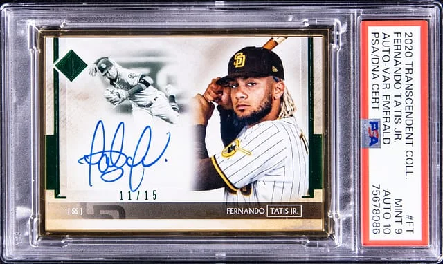 2020 Topps Fernando Tatis Jr. Transcendent Collection Autograph Emerald Variation #TCAV-FT card image