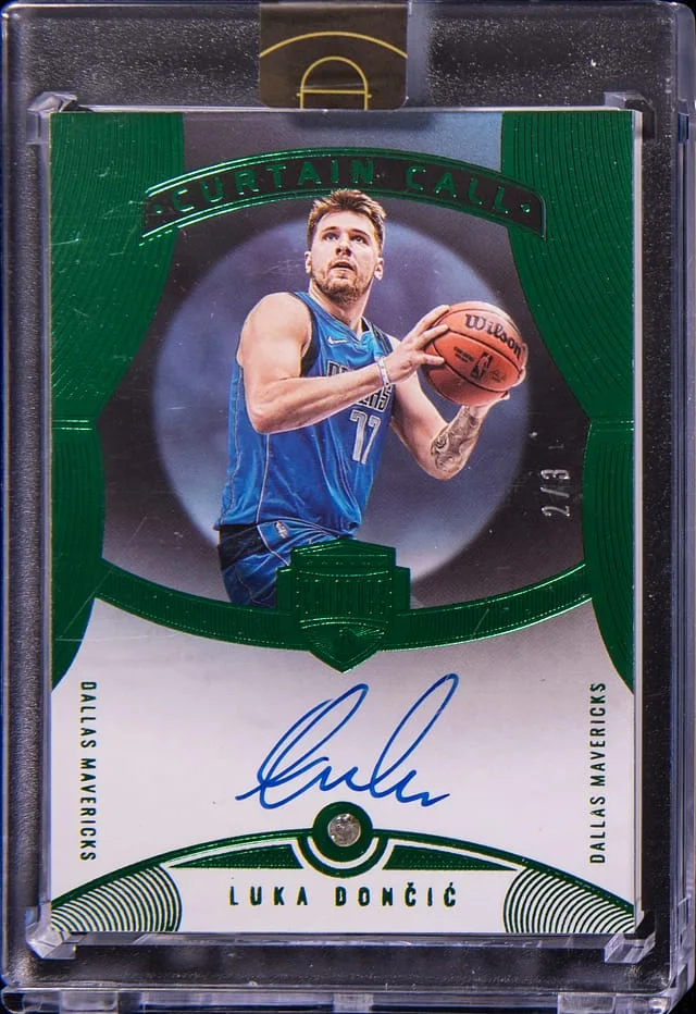 2021-22 Panini Eminence Luka Doncic Curtain Call Diamond Signatures Green #CCD-LUD card image