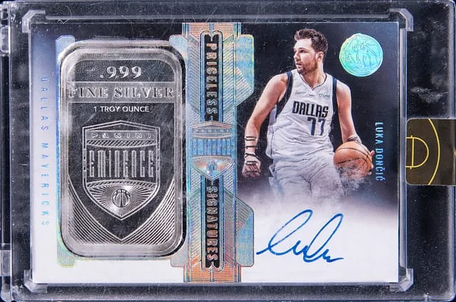 2021-22 Panini Eminence Luka Doncic Priceless Signatures #PRS-LUD card image