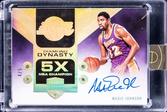 2021-22 Panini Eminence Magic Johnson Diamond Dynasty Signatures #DDS-MJO card image
