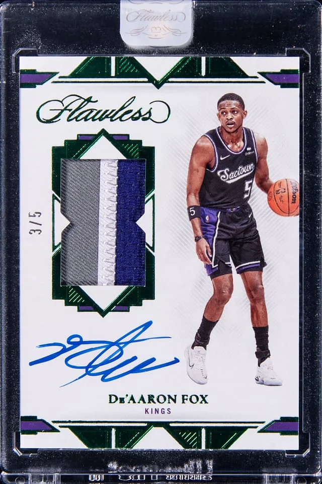 2021-22 Panini Flawless De'Aaron Fox Signature Prime Materials Emerald #SPM-FOX card image