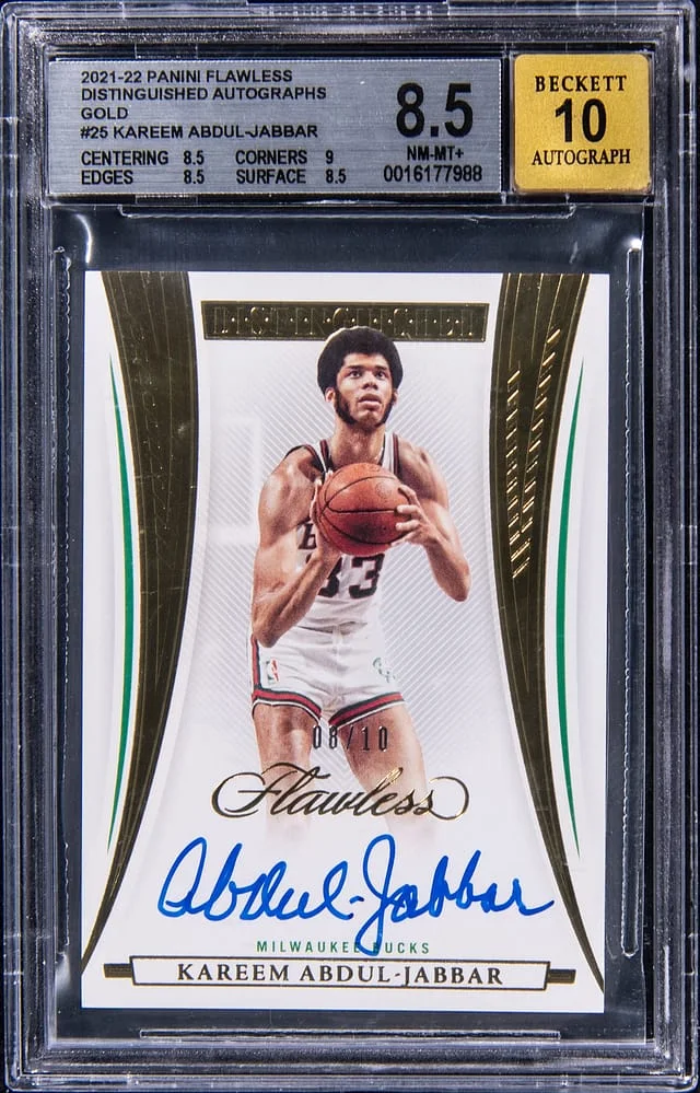 2021-22 Panini Flawless Kareem Abdul-Jabbar Distinguished Autographs Gold #DA-KAJ card image