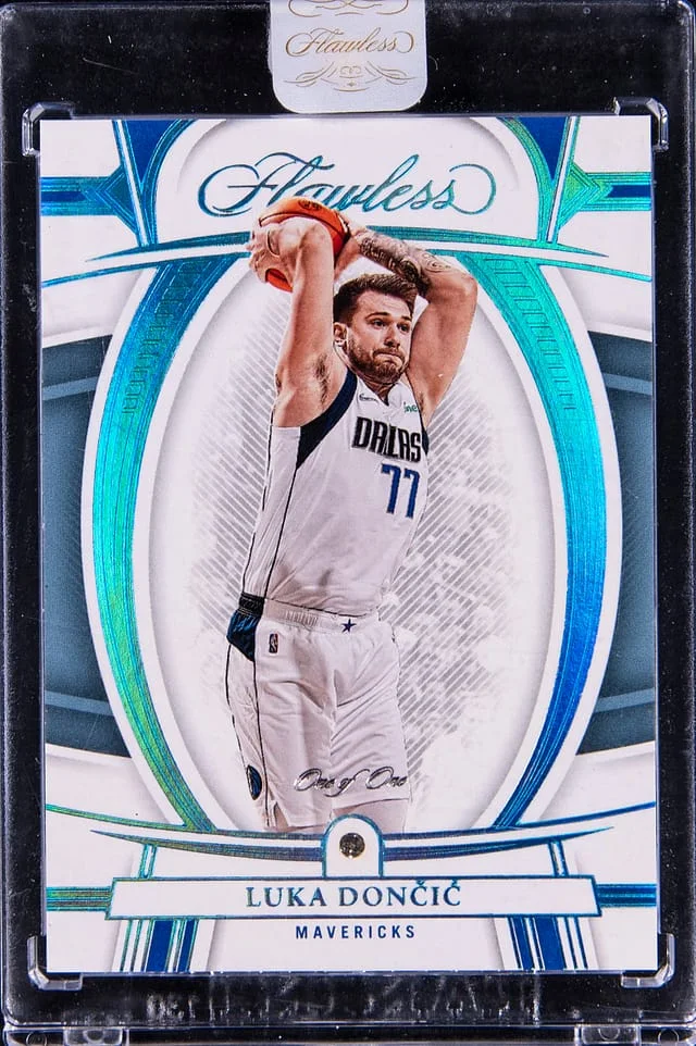 2021-22 Panini Flawless Luka Doncic Diamond Platinum #77 card image