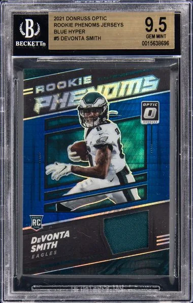 2021 Donruss Optic DeVonta Smith Phenoms Jerseys Blue Hyper #5 card image