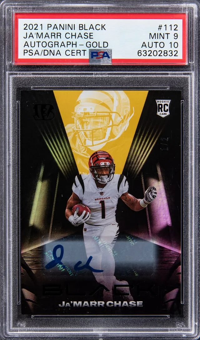 2021 Panini Black Ja'Marr Chase Autographs Gold #112 card image