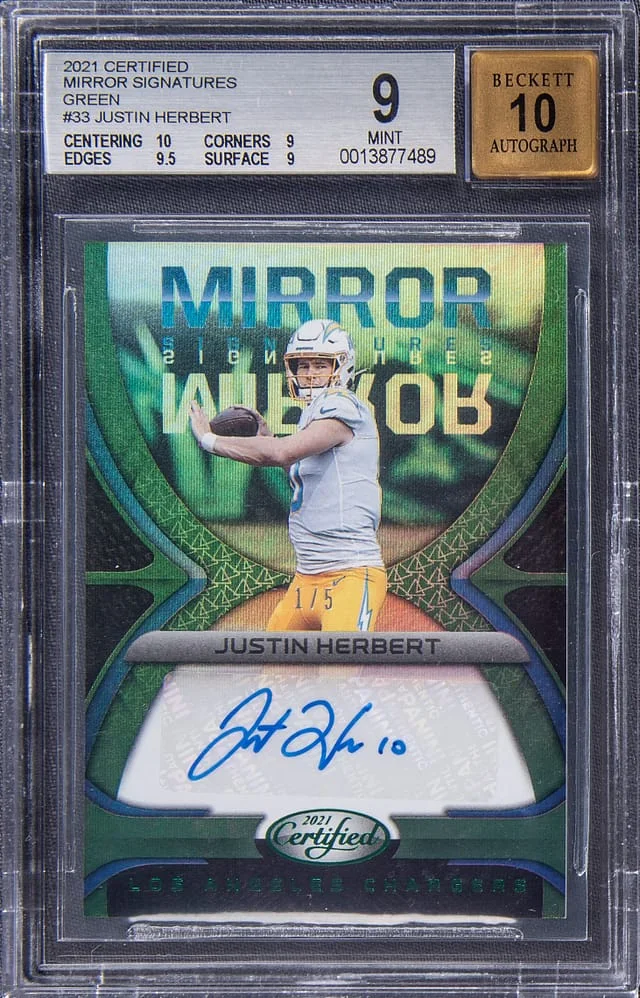 2021 Panini Certified Justin Herbert Green Mirror Signatures #MS-JH card image