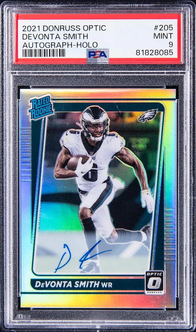 2021 Panini Donruss Optic DeVonta Smith Blue Hyper #205 card image