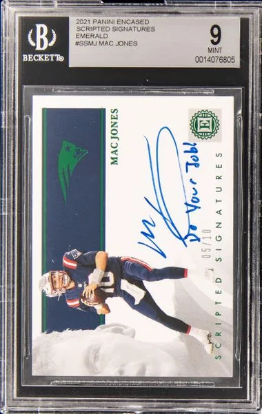 2021 Panini Encased Mac Jones Scripted Signatures Emerald #SSMJ card image