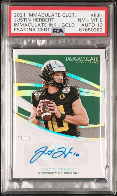 2021 Panini Immaculate Collection Justin Herbert Collegiate Immaculate Ink Gold #II-JH card image