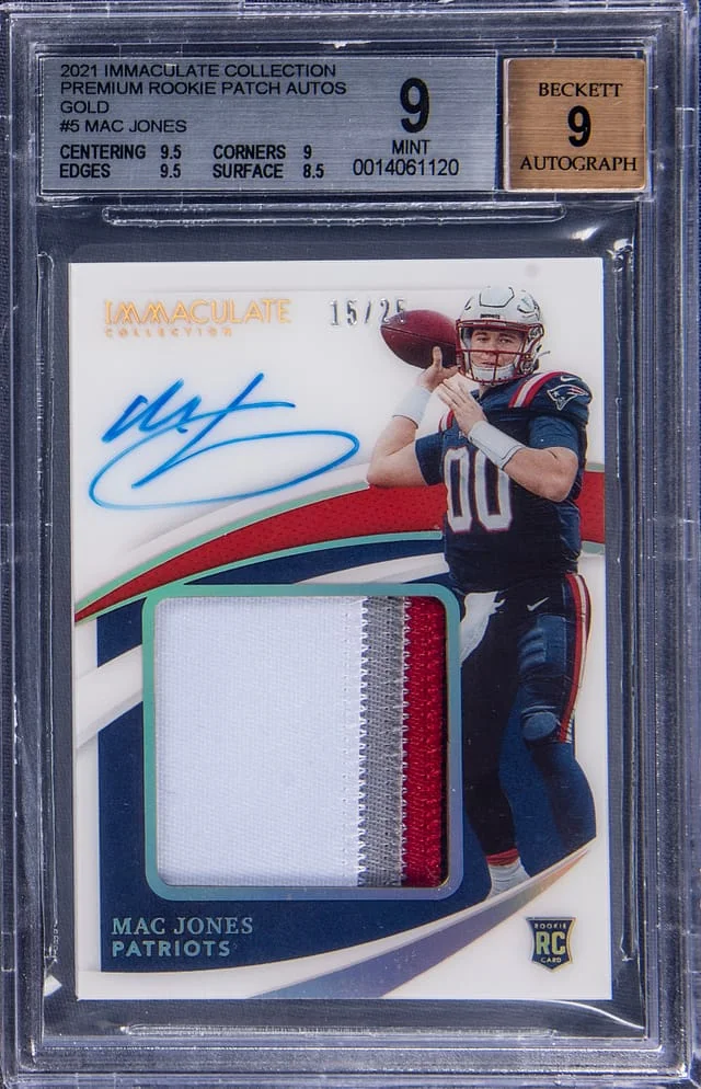 2021 Panini Immaculate Collection Mac Jones Premium Patch Autographs Gold #5 card image