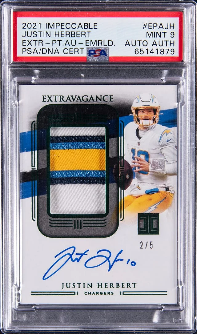 2021 Panini Impeccable Justin Herbert Extravagance Patch Autographs Emerald #EPA-JH card image