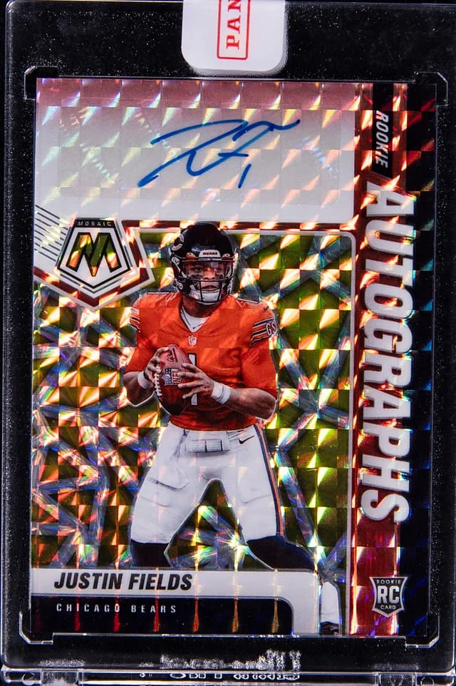 2021 Panini Mosaic Justin Fields Autograph #RA-4 card image