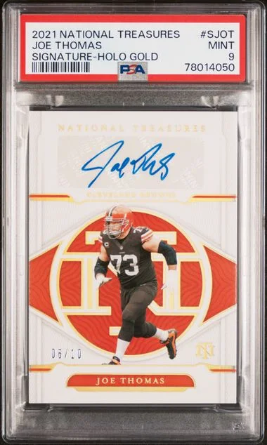 2021 Panini National Treasures Signatures Holo Gold Sjot Joe Thomas #no-number card image