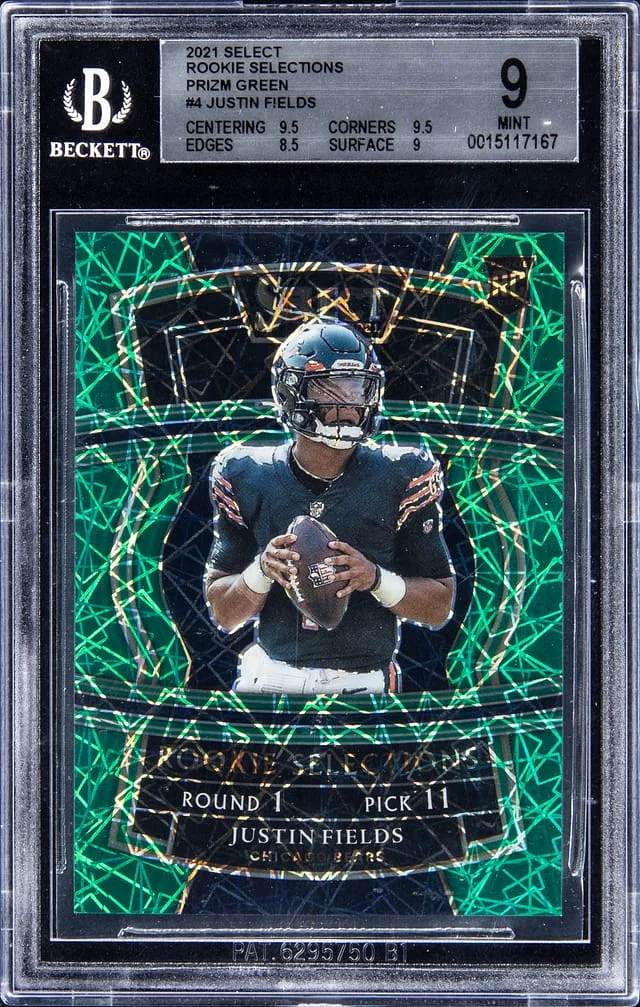 2021 Panini Select Justin Fields Selections Prizm Green #4 card image