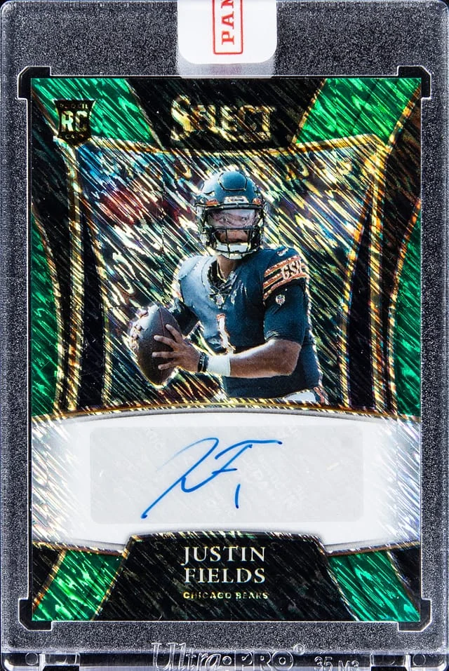 2021 Panini Select Justin Fields Signatures Green Prizm #SSP-JFI card image