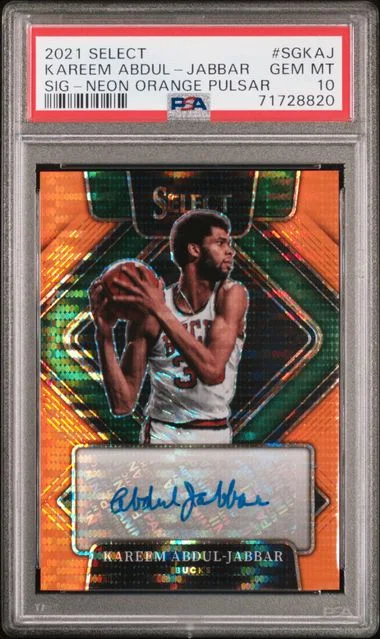 2021 Panini Select Kareem Abdul-Jabbar Signatures Neon Orange Pulsar #SG-KAJ card image