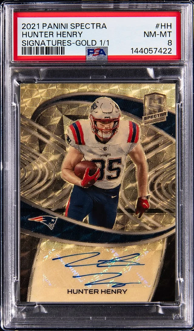 2021 Panini Spectra Hunter Henry Signatures Gold #SIG-HH card image