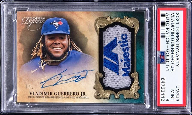 2021 Topps Dynasty Vladimir Guerrero Jr. Autograph Patch Gold #DAP-VGJ3 card image