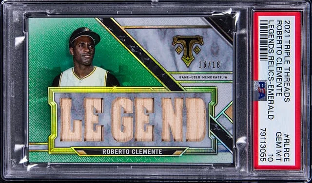 2021 Topps Triple Threads Roberto Clemente Game-Used Legends Relics Emeralds #RL-RCE card image