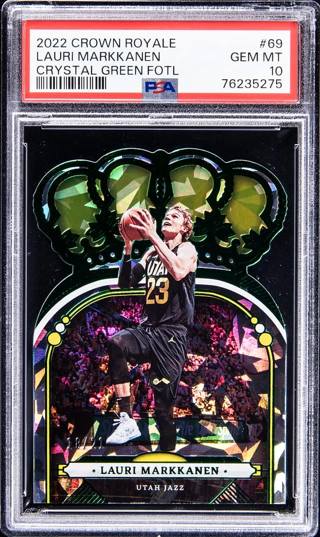 2022-23 Crown Royale Lauri Markkanen Crystal Green FOTL #69 card image
