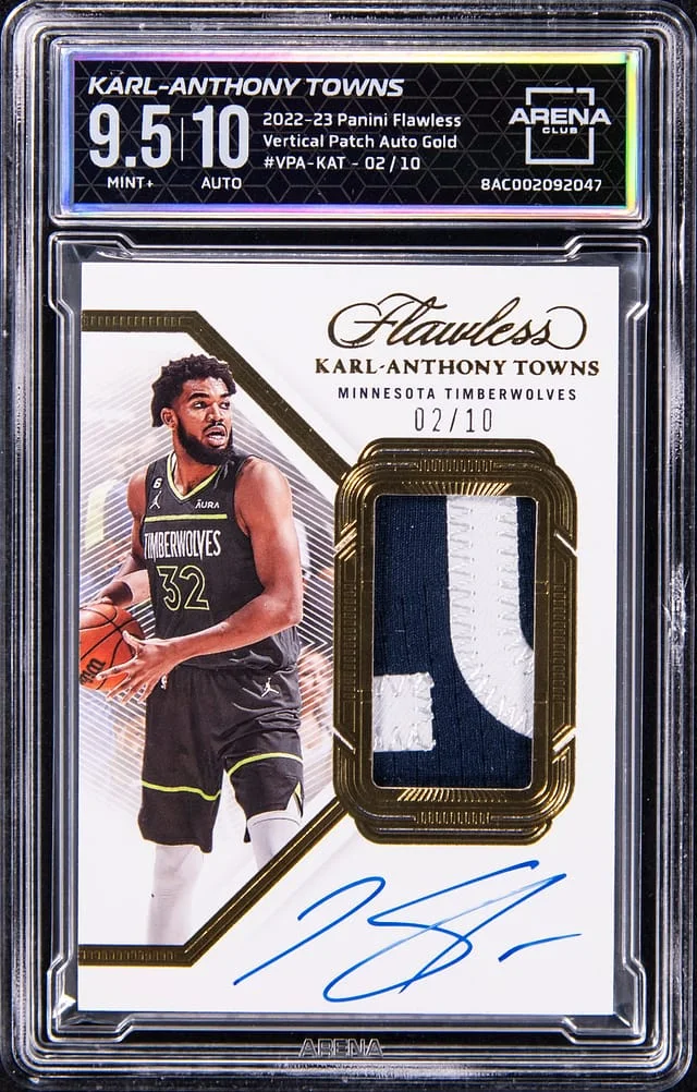 2022-23 Panini Flawless Karl-Anthony Towns Vertical Patch Autograph Gold #VPA-KAT card image